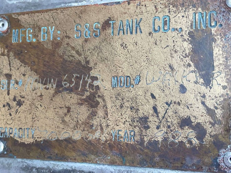 stainless-steel-7000-gallon-tanker-image-34