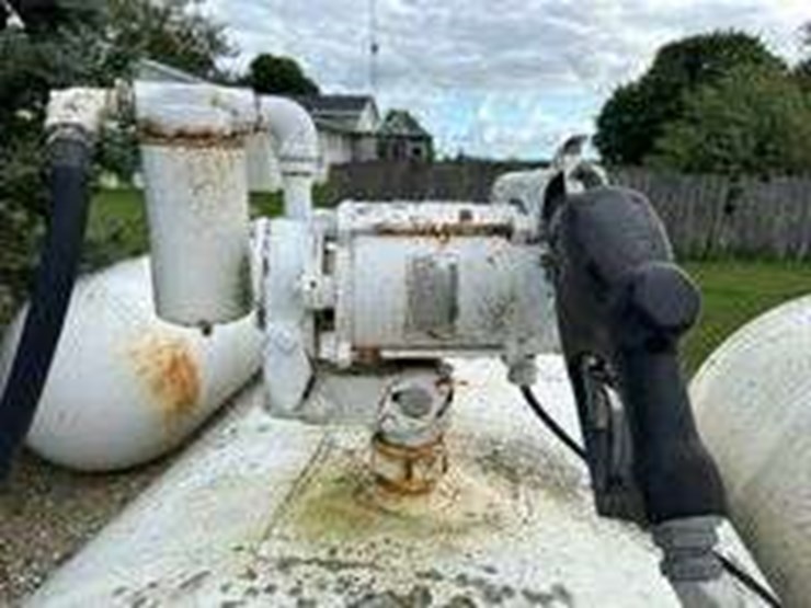 1000-gal-diesel-fuel-tank-w/electric-pump-image-5