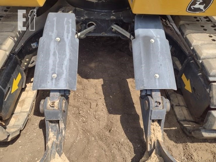 2019-deere-135g-image-21