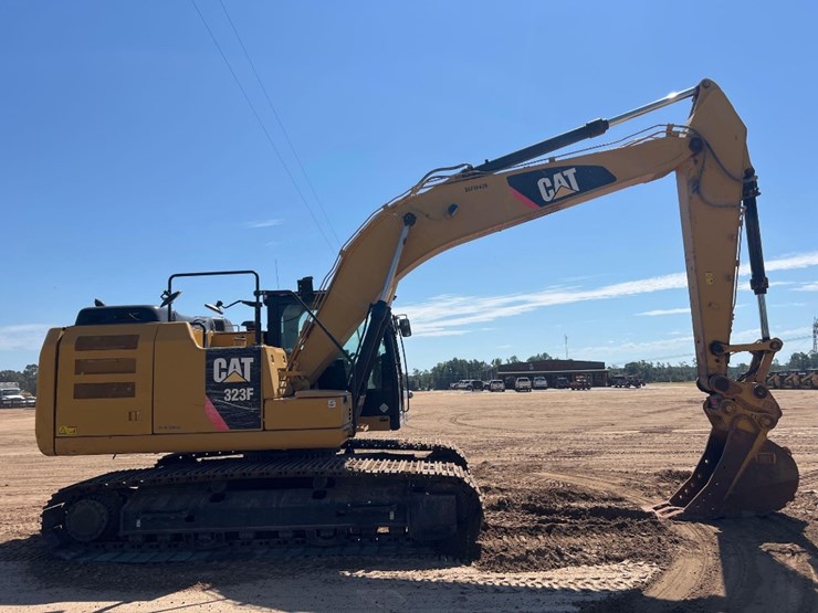 2017-caterpillar-323fl-image-5