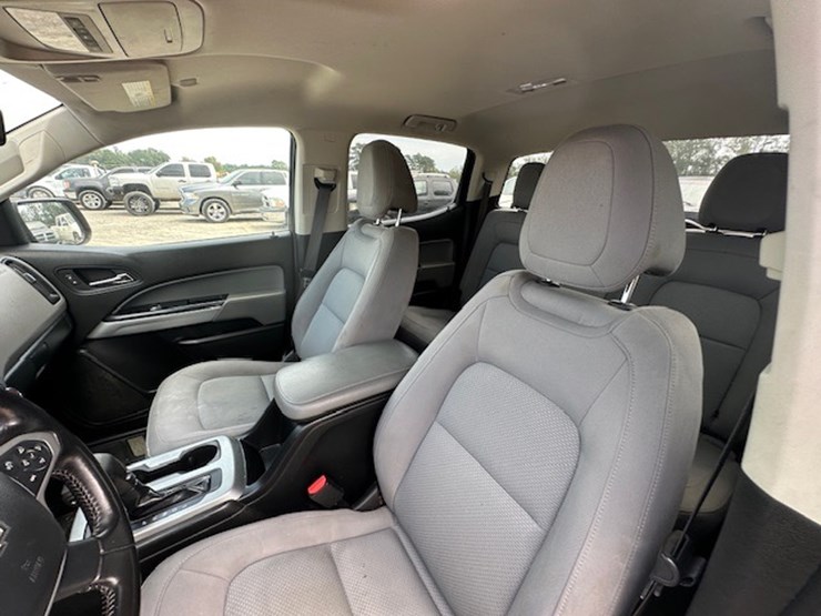 2020-chevrolet-colorado-image-36