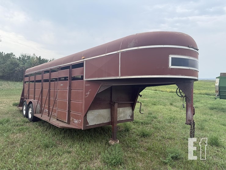 stock-trailer-image-3