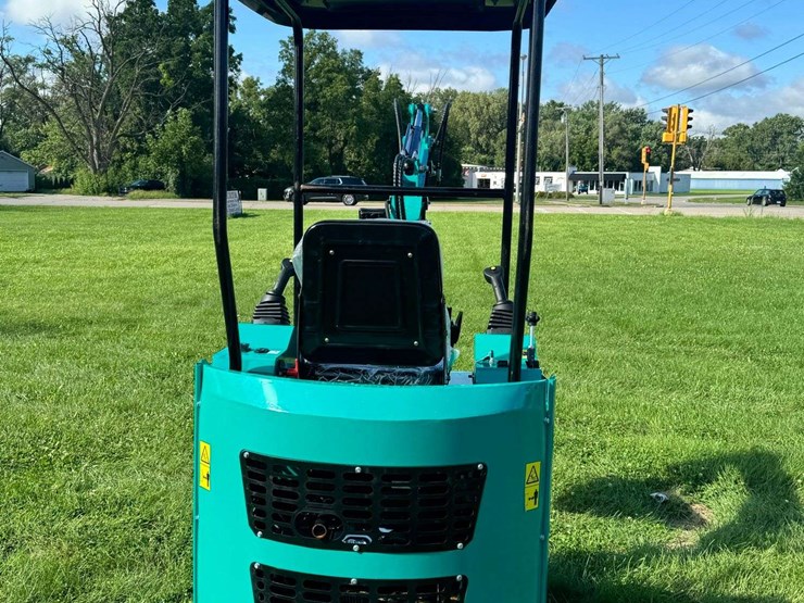 2025-cfg-industrial-h15r-mini-excavator-...-unused-image-3