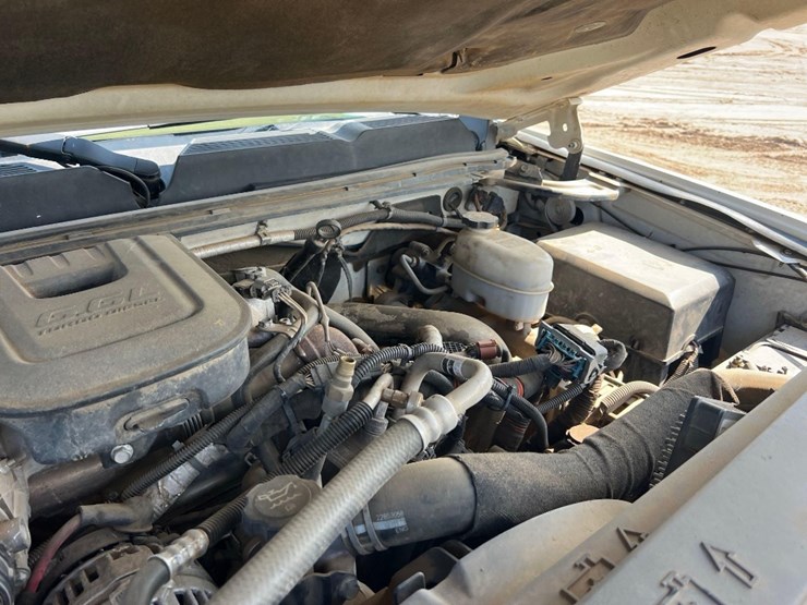 2012-chevrolet-3500hd-image-12