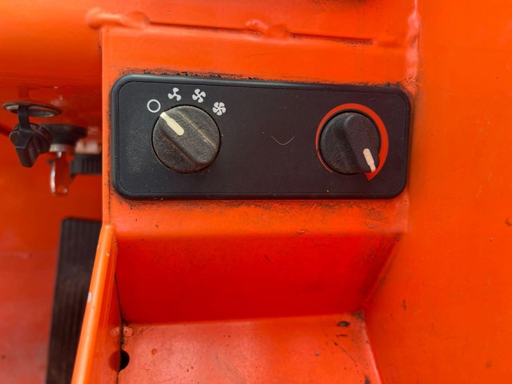 sky-trak-6042-image-15