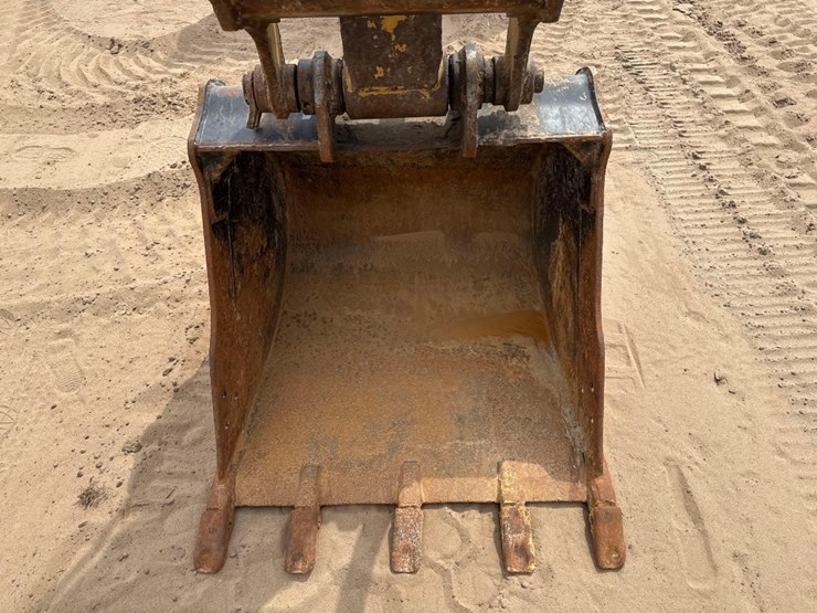 2017-caterpillar-307e2-image-27