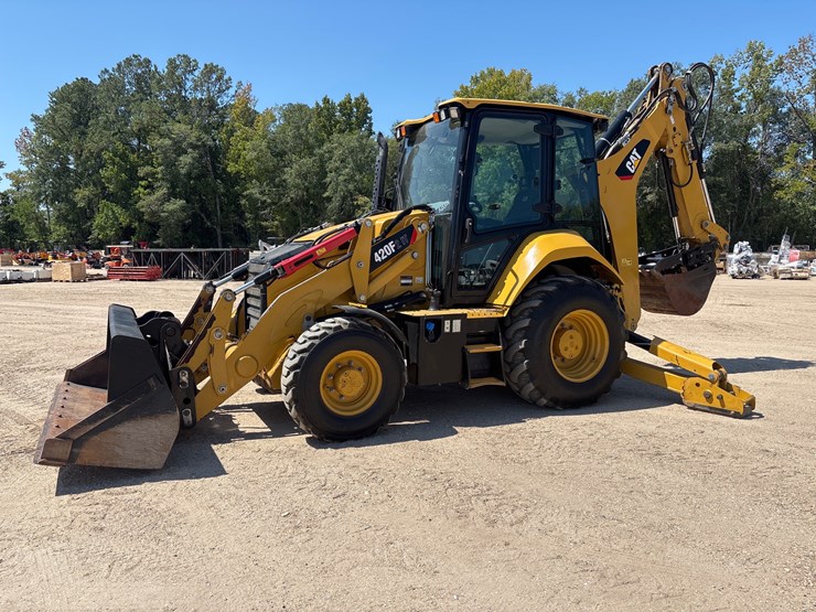 2020-caterpillar-420f2-it-image-6