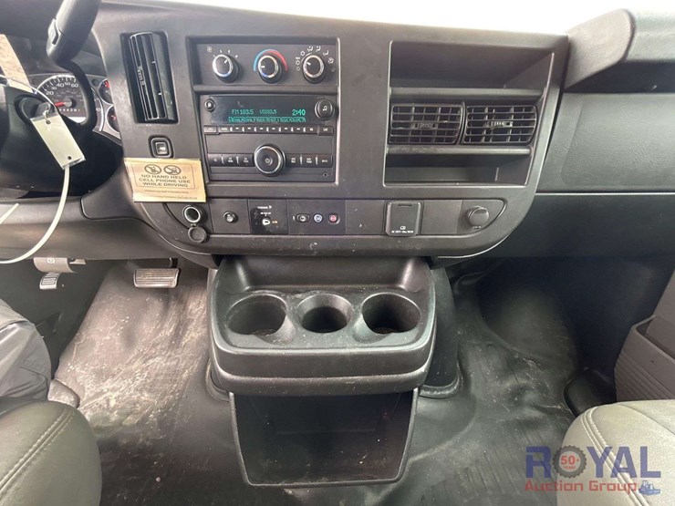 2019-chevrolet-express-2500-image-17