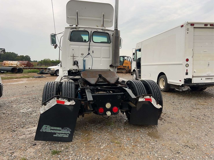 freightliner-sterling-s/a-daycab-truck-image-3