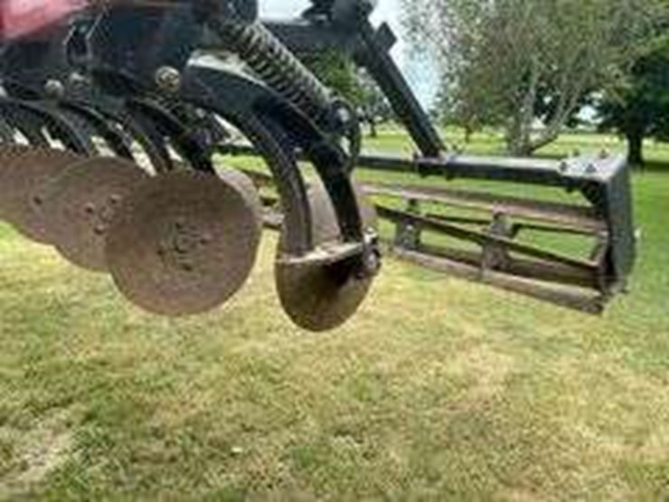 2011-case-ih-870-ecolo-tiger-disk-ripper-7-shank,-spring-loaded-shanks,-hyd.-front-discs,-image-16