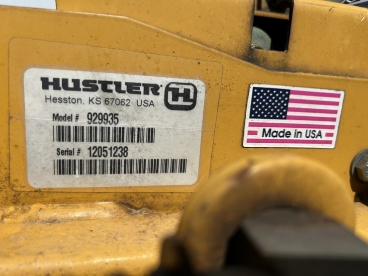 hustler-super-z-zero-turn-mower-image-11