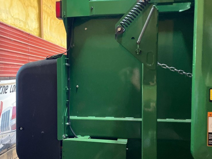 john-deere-560r-image-15
