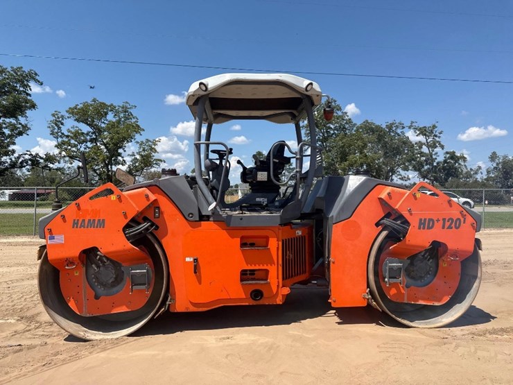 2016-hamm-hd+-120i-double-drum-roller-image-1