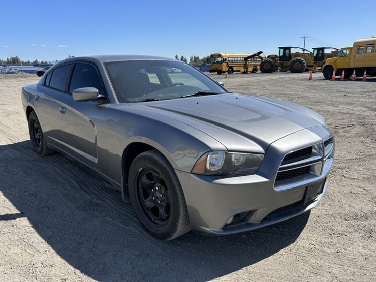 2011-dodge-charger-sedan-image-7