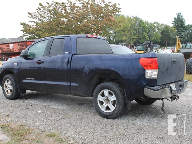 2010-toyota-tundra-image-3