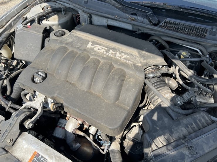 2013-chevrolet-impala-sedan-image-12