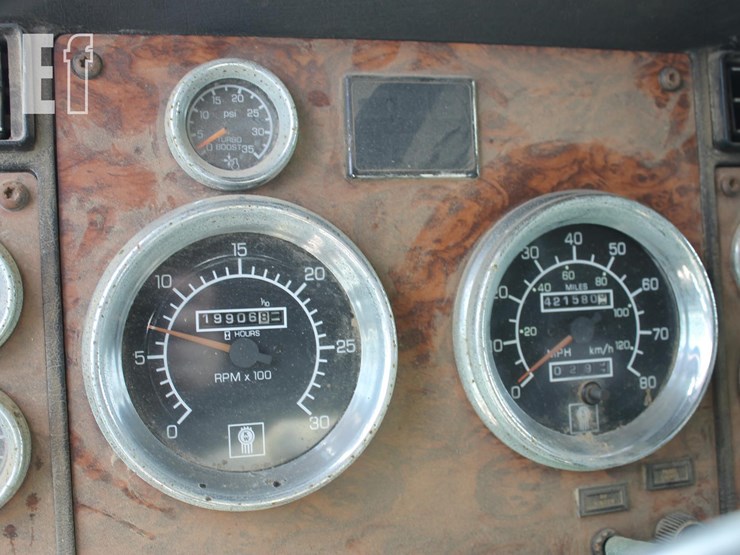 kenworth-t800-image-10