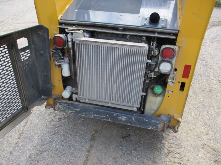 deere-318g-image-12