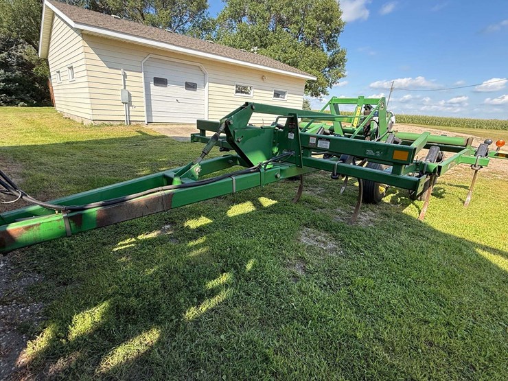 john-deere-680-image-10