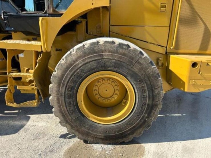 2012-deere-624k-image-40