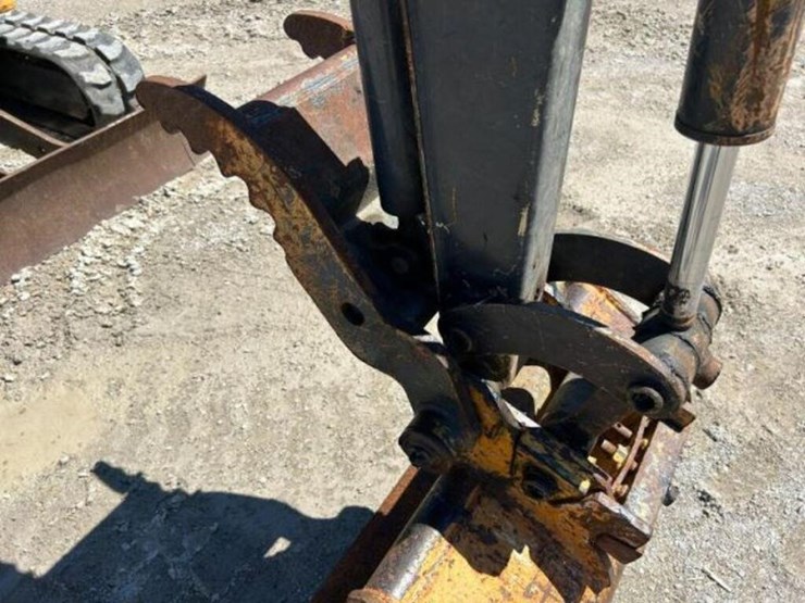 2015-deere-17g-image-44