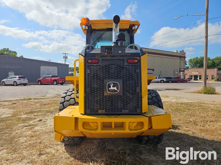 2022-john-deere-544-image-6