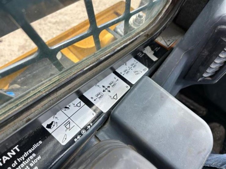 deere-333g-image-19