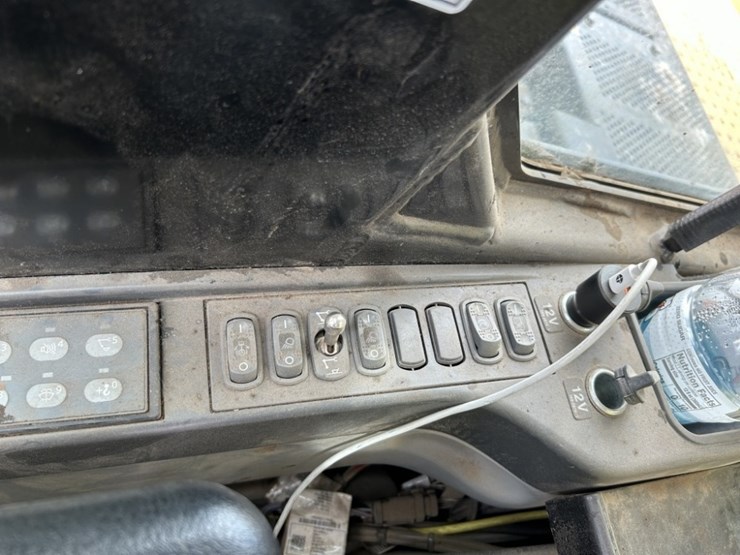 2018-caterpillar-548-image-37