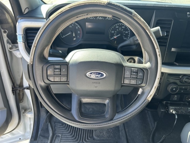 2023-ford-f250-xl-image-18