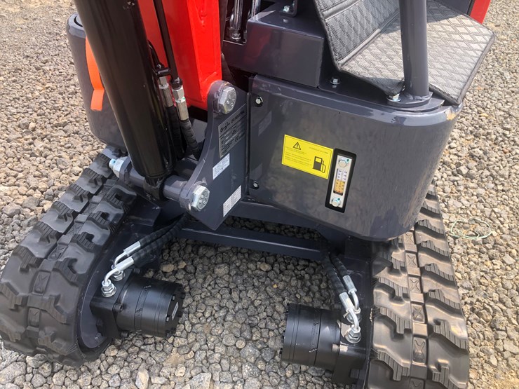 #36-•-cfg-industrial-mx15rx-mini-excavator-image-9