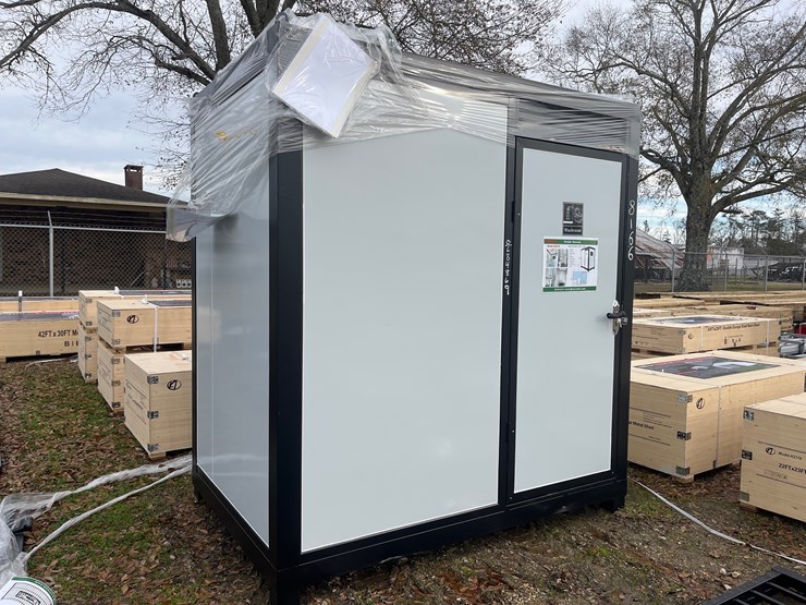 #1302-•-portable-restroom-image-1
