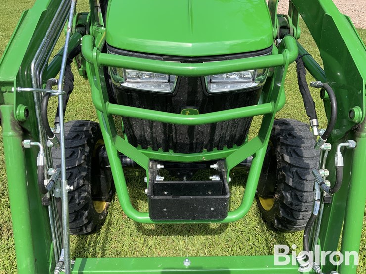 2023-john-deere-2032r-image-15