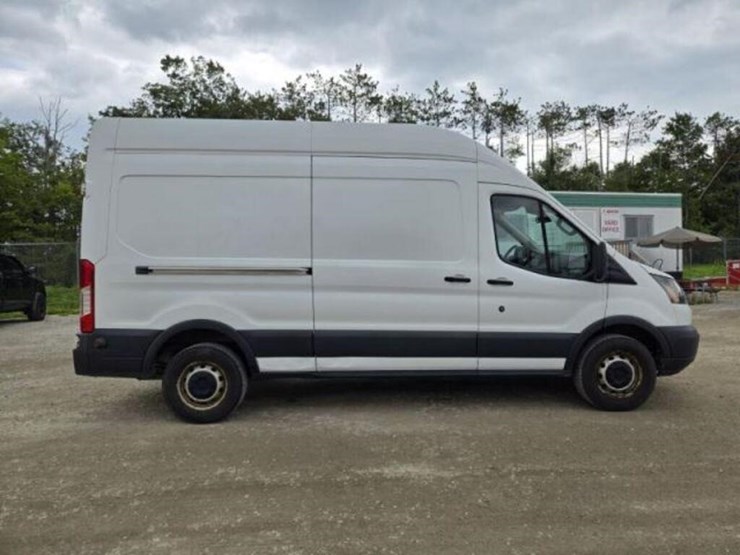 2016-ford-transit-image-4