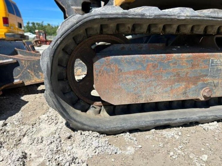 2015-deere-17g-image-33
