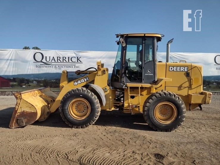 2003-deere-444h-image-1