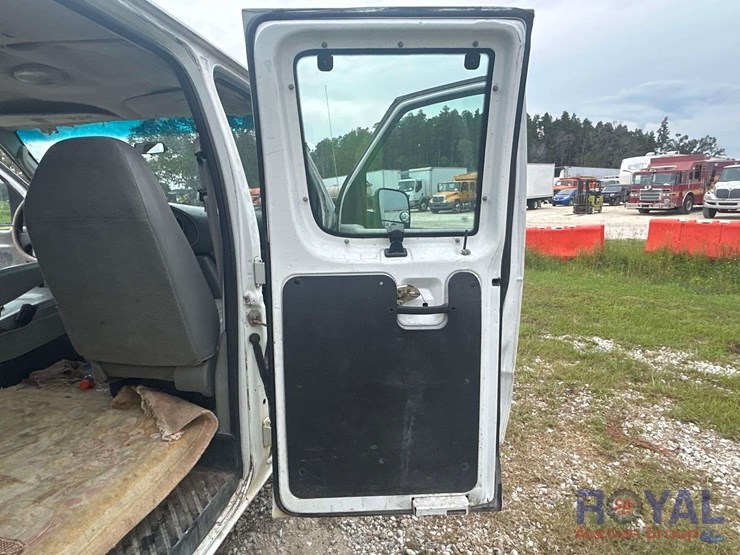 2005-ford-cargo-image-16