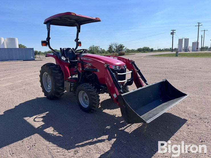 2016-massey-ferguson-1742-image-3