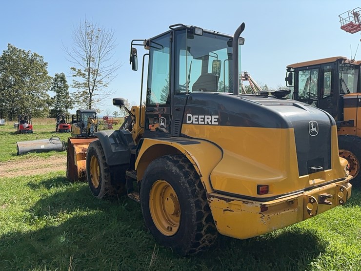 2015-deere-344k-image-3