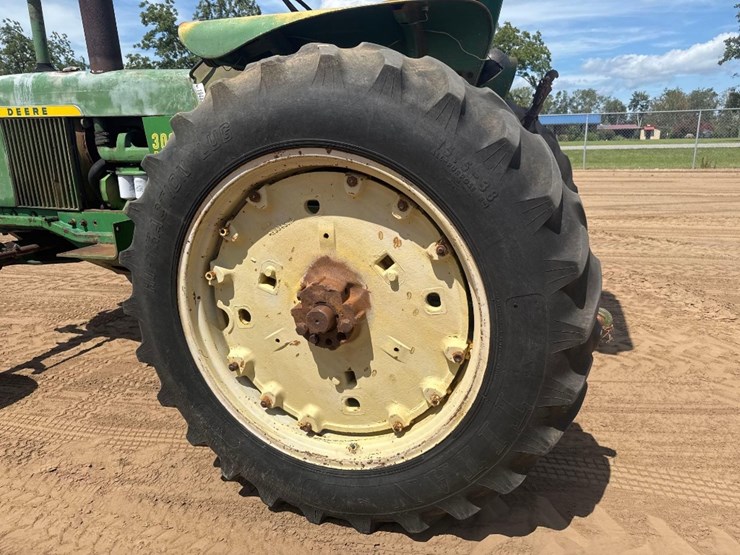 john-deere-3020-image-8
