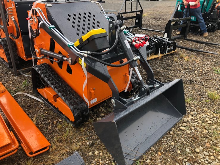 #89-•-land-hero-mini-skid-steer-image-2