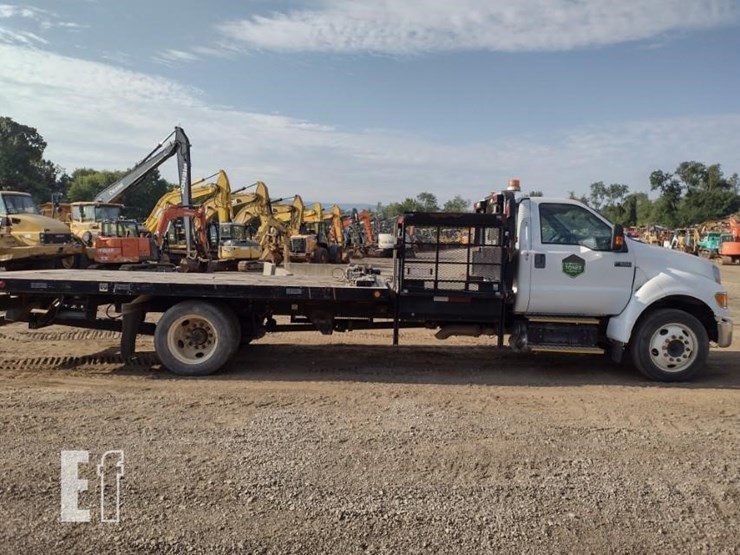 2013-ford-f650-xlt-image-2