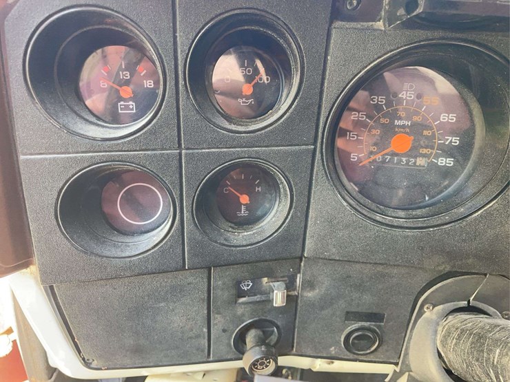 1989-gmc-7000-image-7
