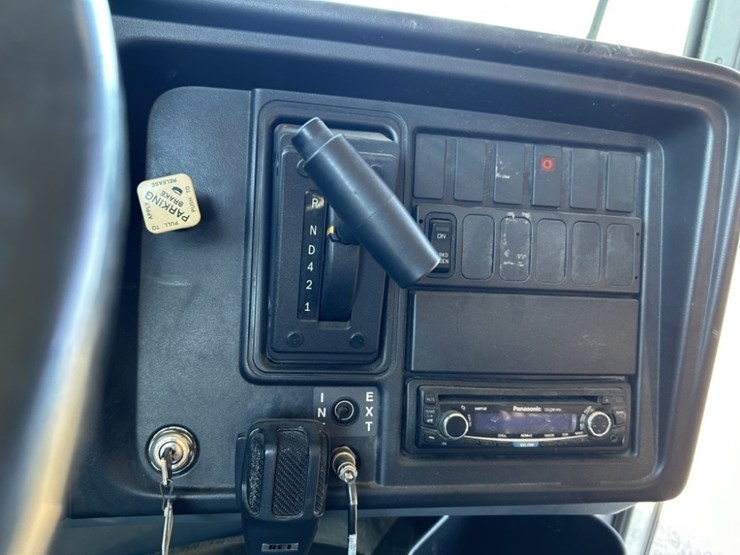 2013-ic-pb10500-school-bus-image-18