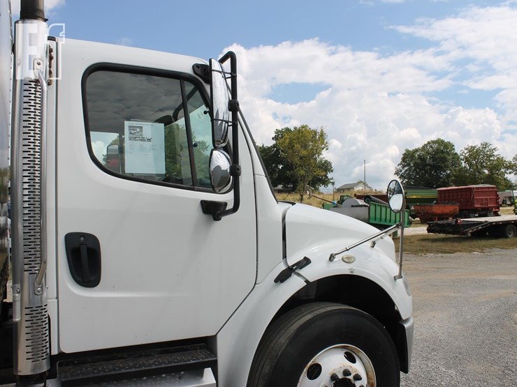 2014-freightliner-business-class-m-2-image-7