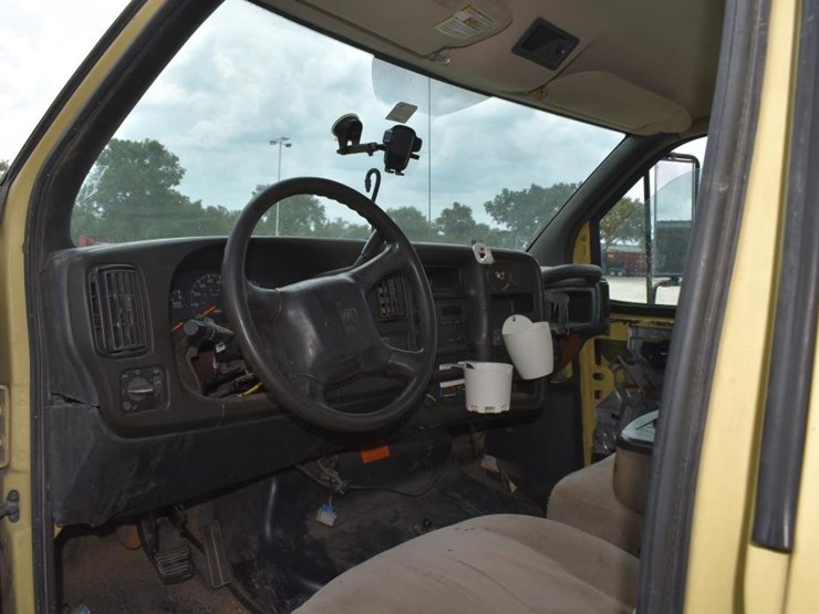 2009-gmc-c550-top-kick-pump-truck-(vin-#-1gdj5c1g29f412980)-(showing-appx-2-image-7
