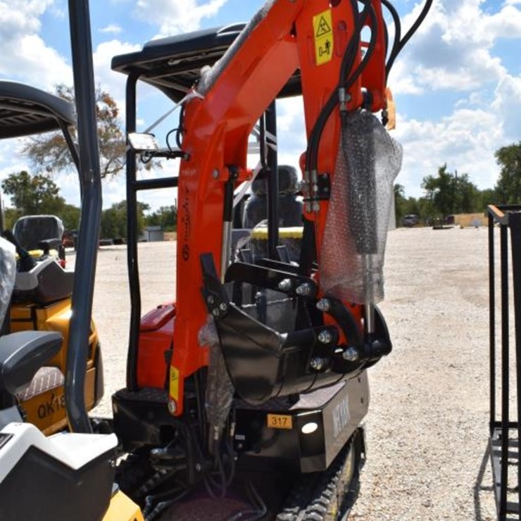 NT18K MINI EXCAVATOR (KUBOTA DIESEL ENGINE) (SERIAL # NT18K2025J0626012) (K