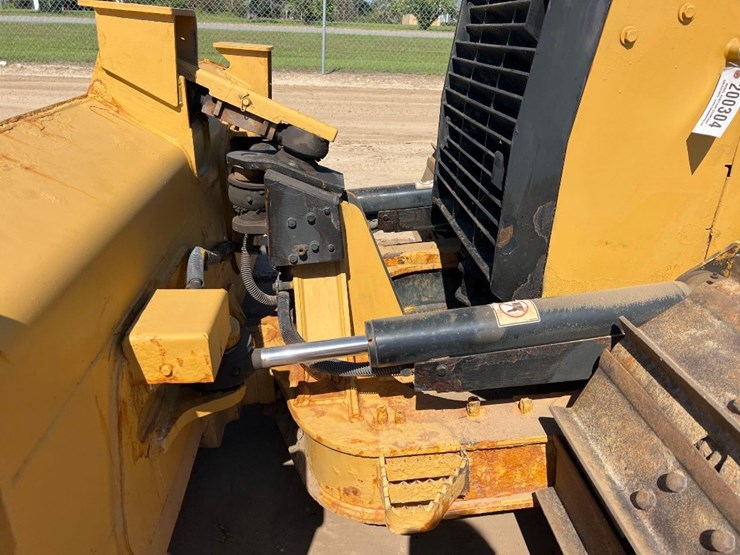 2017-caterpillar-d5k2-lgp-image-10