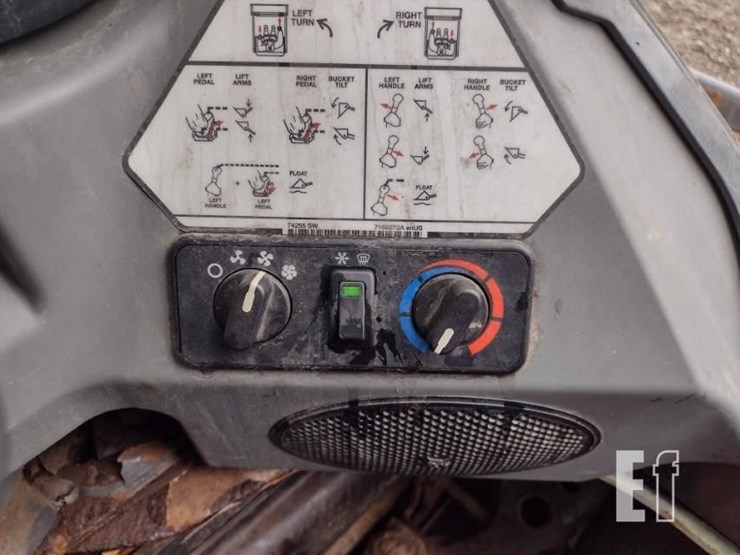 2015-bobcat-s650-image-11