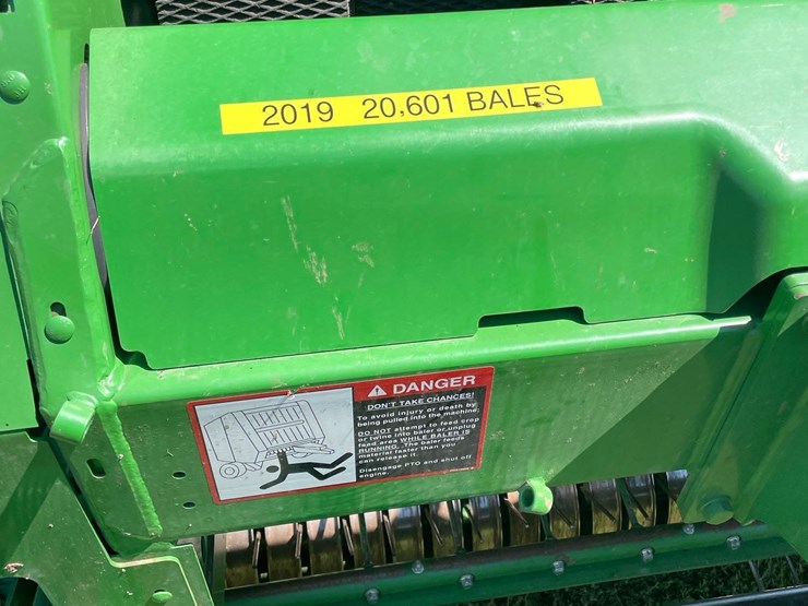 2019-john-deere-560m-image-41