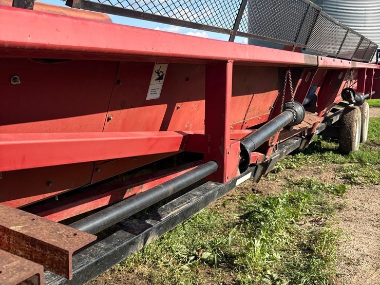 12-row-30”-corn-head-(-ih-1000-series-frame)-image-19